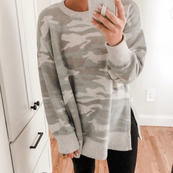 Slit Sweatshirt 